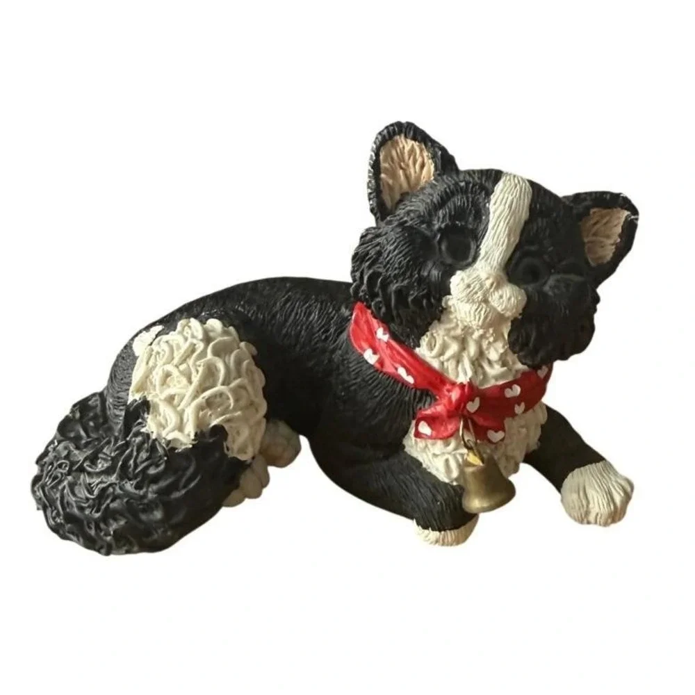 Vintage 1995 Kathy Wise Enesco Tuxedo Cat Figurine Red Heart Bandana Brass‎ Bell
